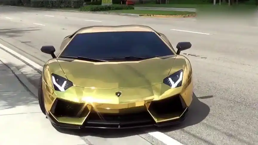 果然还是土豪金的颜色霸气!