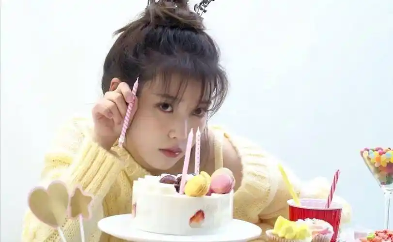 iu美照可盐可甜,扎丸子头俏皮又减龄,这·真不怪黄子韬_造型_感觉