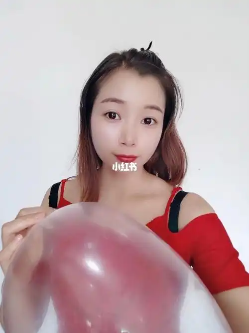 快被吹爆的气球