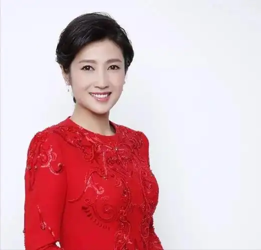 北京卫视一姐春妮和郭德纲搭档二婚嫁给刚强儿子叫刚好