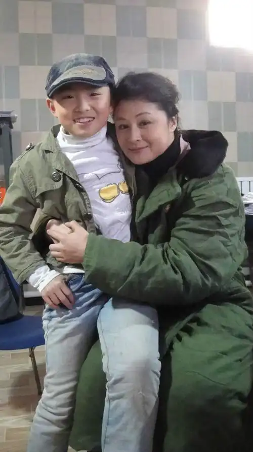 p>郑伟,2000年12月18日出生于北京市,中国内地影视男演员,就读于南京