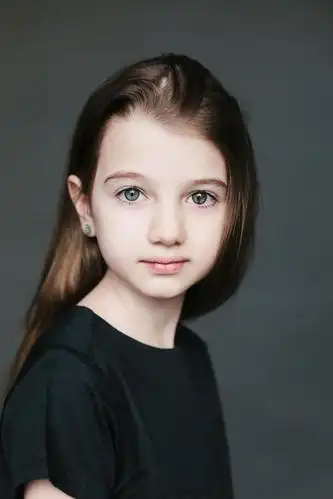 她们是混血女孩儿,大部分很漂亮,个别国家混血很难看,猜到了吗