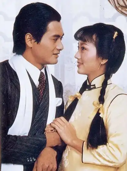 赵雅芝的美,是非常东方式的.金庸先生便评价她代表东方之美.