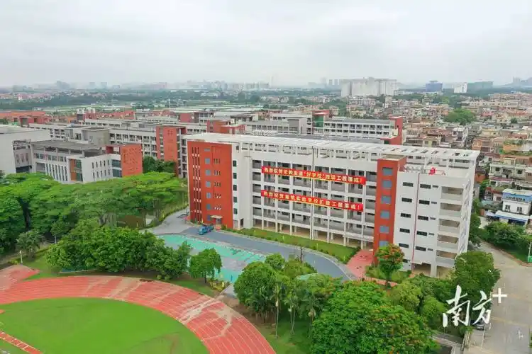 12天前,翁祐实验学校,周君令中学等"好学校"建设工程同时落成启用,四