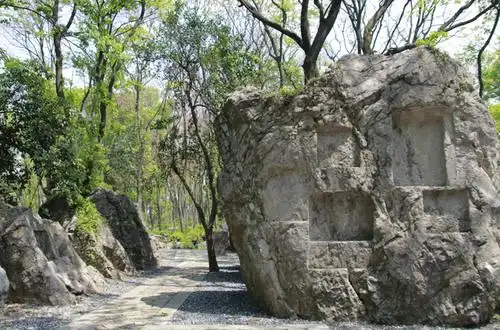 春光中的杭州:探秘南宋皇城遗址,杭州凤凰山里的春日迷踪(上)
