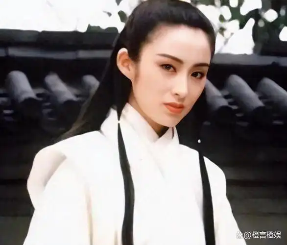 张敏近照曝光身材消瘦引发担忧网友直呼个人健康不能被忽视