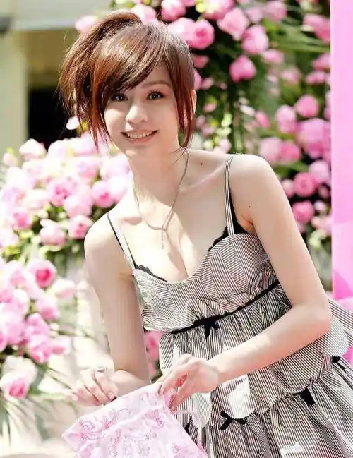 原创盘点国内娱乐圈那些清新甜美治愈系女明星谁甜到你的心里