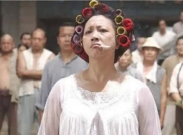 林萍君也坐上潮流的车,和自己的姐妹一起去了深圳