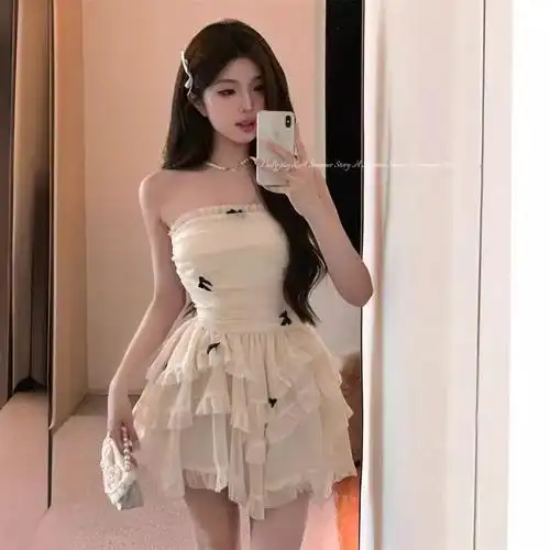 法式一字肩抹胸连衣裙女夏季甜美网纱裙子性感收腰荷叶边蛋糕短裙