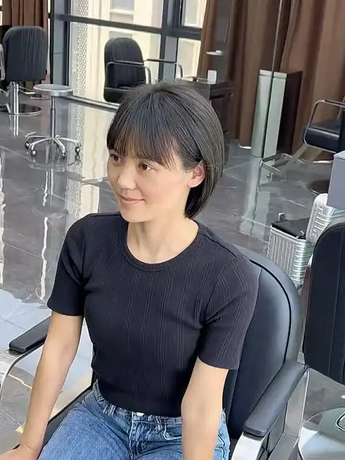 沙发毛躁发质 找我剪完短发 轻松解决烦恼