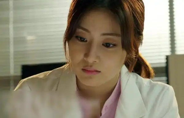 原创姜素拉素颜出镜美貌依旧曾是140斤胖妹与玄彬恋爱一年火速分手