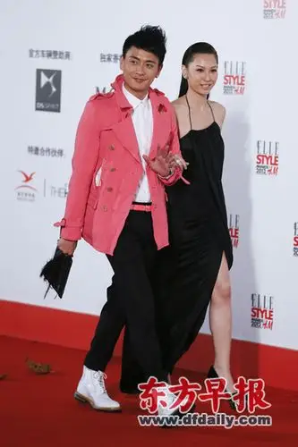 黄宗泽偕徐子珊走红毯 早报记者 高剑平 图