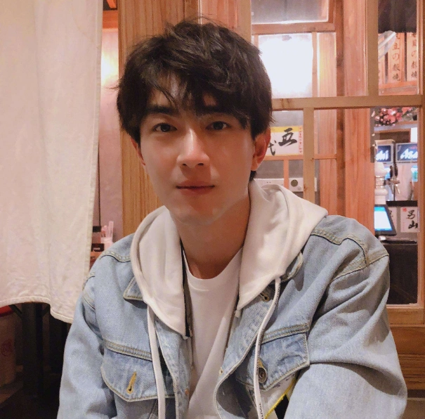 林更新为何自称是九亿少女的梦?看到他的衬衫杀后,网友瞬间沸腾