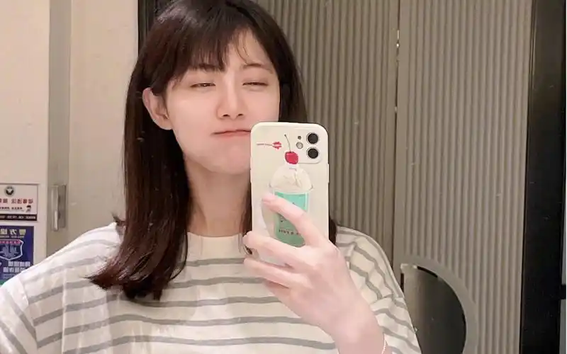 【李艺彤】220608 b站直播回放 素颜宝/分享北京生活_哔哩哔哩_bili