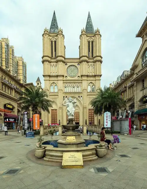 武汉光谷步行街街景