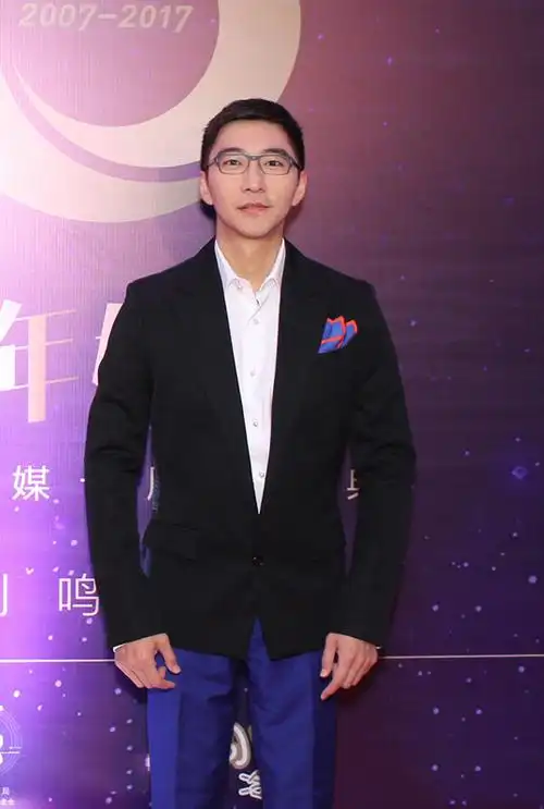 赵胤胤现身广州演奏钢琴曲助力慈善发表公益感言