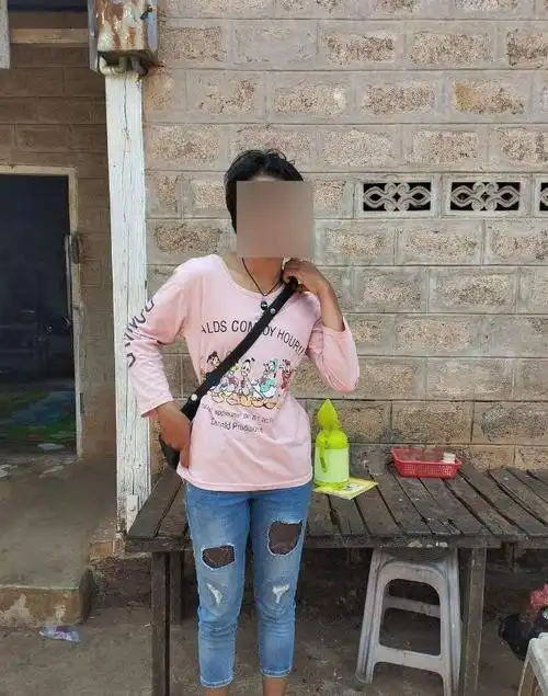 要是男的就打了缅甸东枝市一名女贼拿扳手撬锁被逮个正着