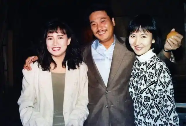 吴孟达病逝一生被三任妻子五个孩子所累病重还拍戏养四个家庭