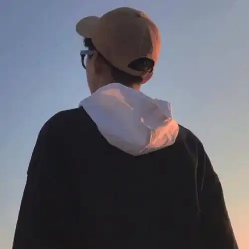 帅哥头像真人男生侧面瞬间我想到的都是你