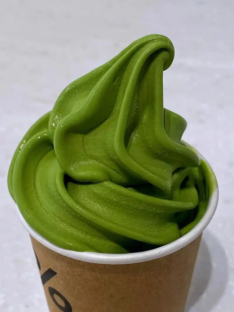 醇厚浓郁的抹茶冰淇淋95夏日限定.10月前的限定款,部分门店 - 抖音