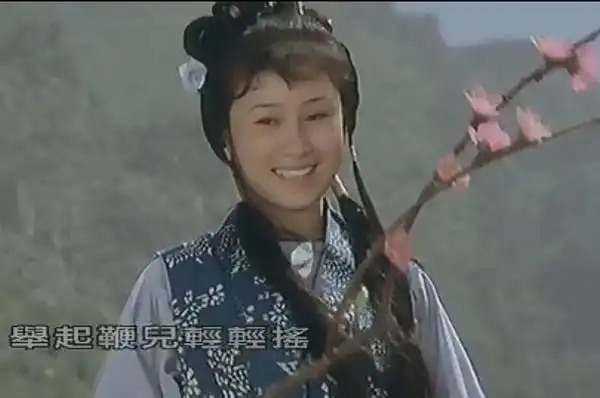 还记得82版《少林寺》中那个牧羊女吗?如今弃影从商身家过亿!