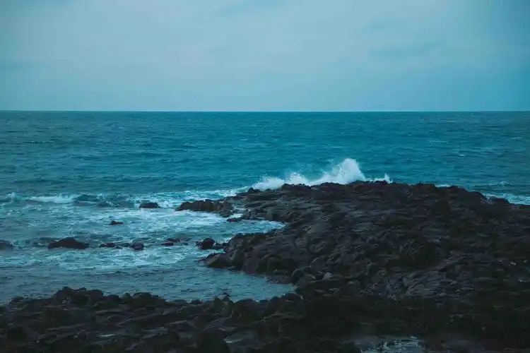 清新治愈蓝调大海迷人风光,图库-回车桌面