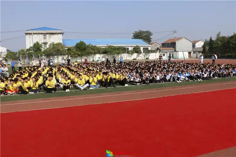 赢在中考 赢在未来——柳新镇中心中学2018届初三毕业典礼暨中考壮行