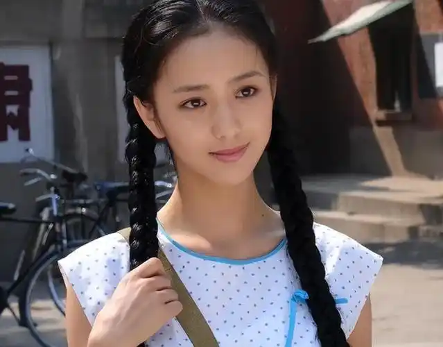 没想到,高亚麟塌房,受伤最深的竟是佟丽娅,杨紫的话,有人信了