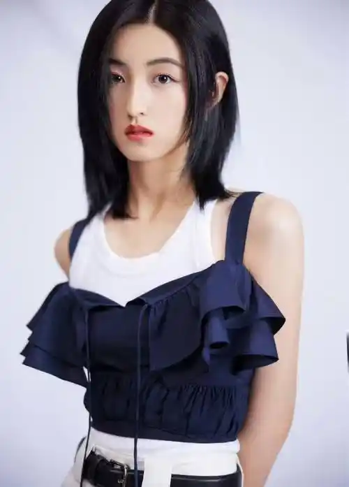 张子枫时尚合集俏丽可爱青春活力