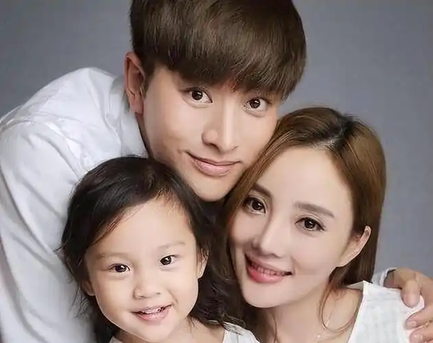 贾乃亮力挺女儿甜馨我和妈妈都是你最坚强的后盾