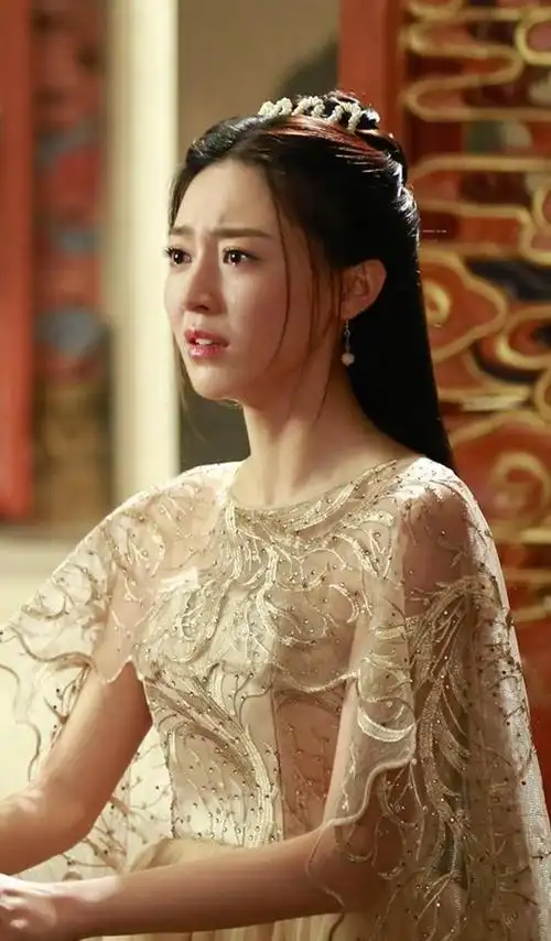 一念关山:从清纯到性感,33岁的黄梦莹走风情路线对味了