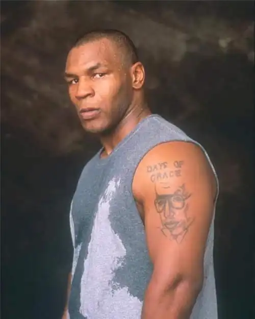 拳王泰森最崇拜李小龙泰森首次谈崇拜偶像看看泰森怎么说