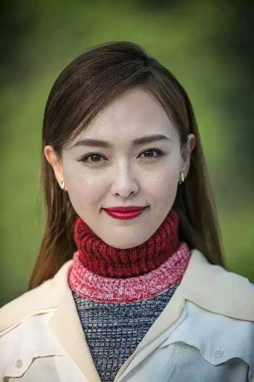 唐嫣无p图照和素颜证件照如出一辙,莫非唐嫣一直是"照骗"?