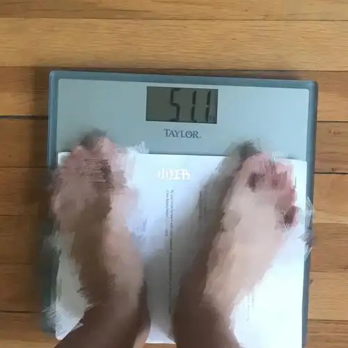 78减肥第21天打卡～空腹未排便体重51.1kg,把体重秤改成kg了