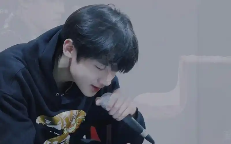 【张峻豪】tf三代练习生《日日夜夜》rap原创.