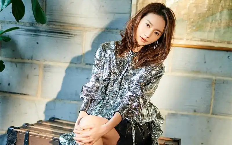 董洁文艺范时尚写真图片电脑壁纸 - tt98图片网