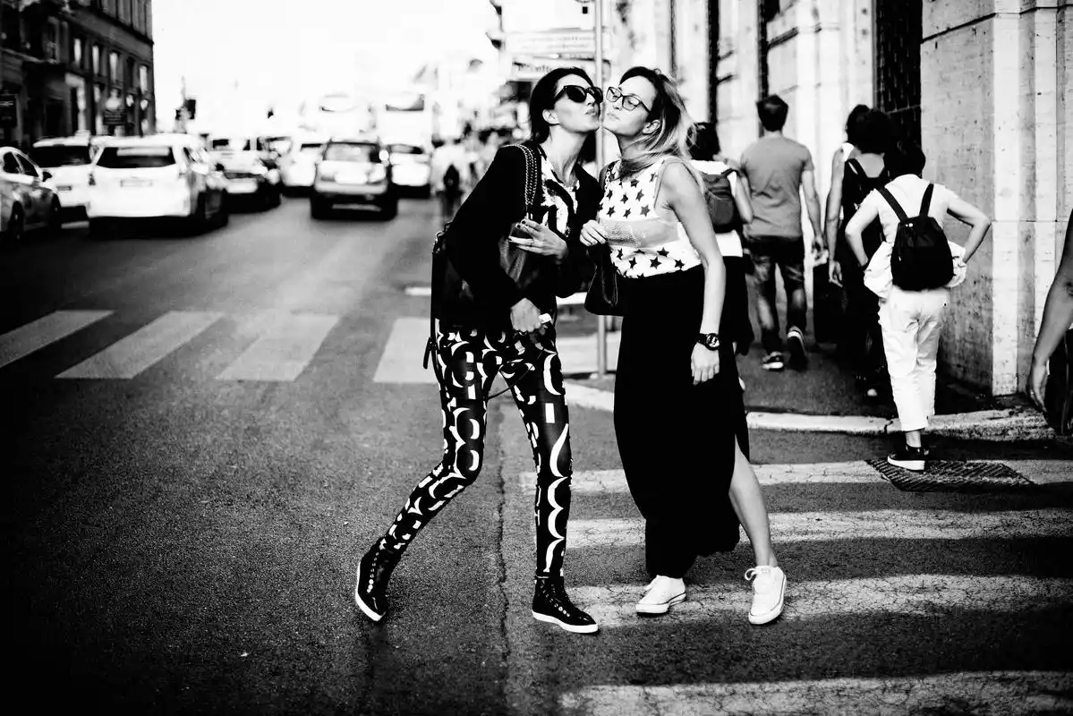 罗马黑白街头摄影 - 抖音