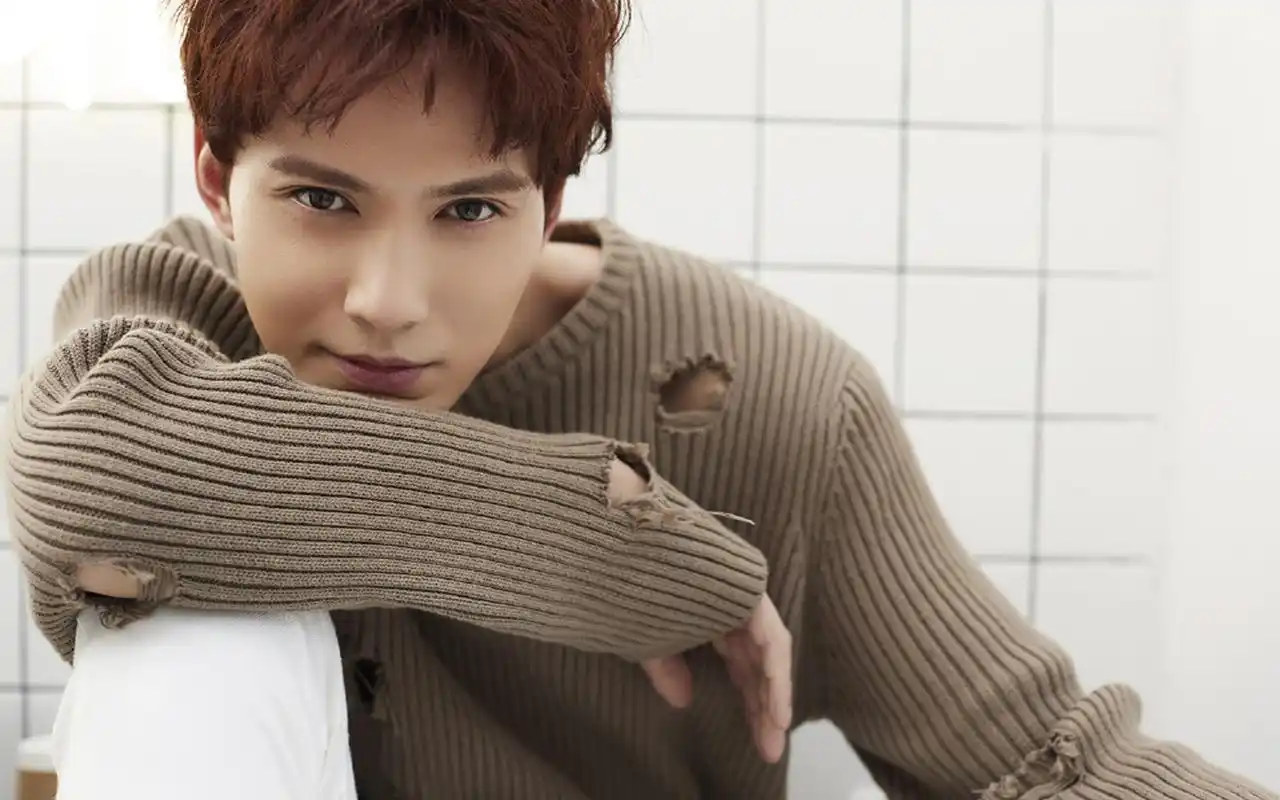 徐正溪百变帅气时尚写真图片桌面壁纸