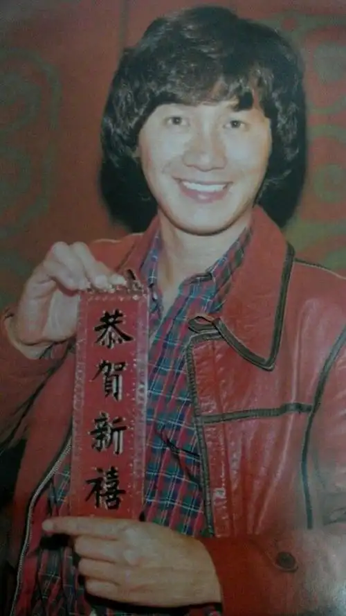 p>许冠杰,1948年9月6日出生于广东省广州市,中国香港男歌手,演员