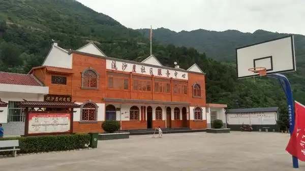 走进太白县鹦鸽镇之二山水田园,魅力新村