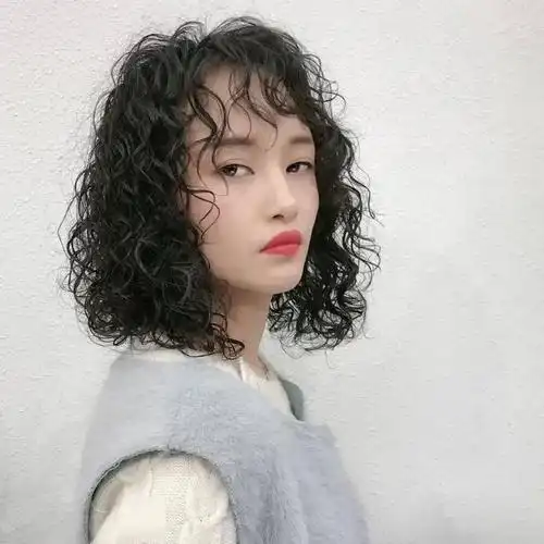 短发全头烫2021最新发型流行趋势是你的菜吗