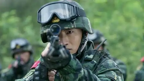 雪豹特战 :  第1集 真人cs激烈对战