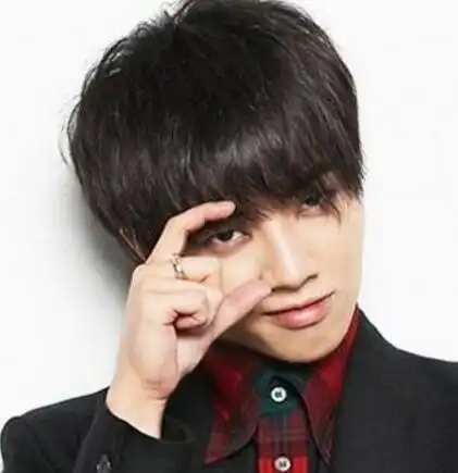 男生齐刘海碎发发型图片 个性男生就这样修饰