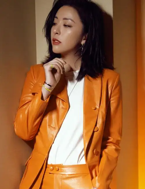 黄小蕾公开追过大张伟口才好脾气却很差被终身禁止进入迪士尼