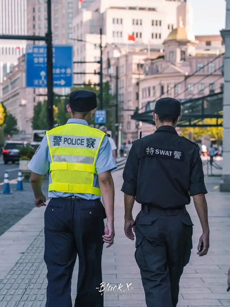 永远人民心中是最好的形象!#上海警察 #摄影 - 抖音