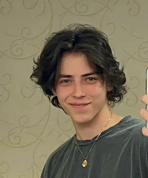 欧美风男生中分发型参考