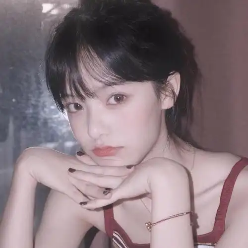 一眼就爱上的微信女生简单气质头像