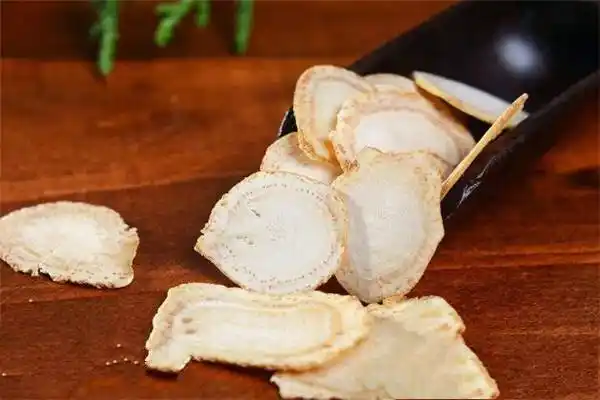 西洋参和黄芪的区别 西洋参和黄芪哪个补气好