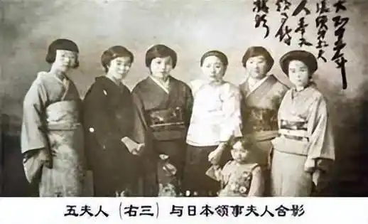 张作霖六房绝色夫人,大多结局悲惨,只有两人活到了90岁_卢寿萱_戴宪玉