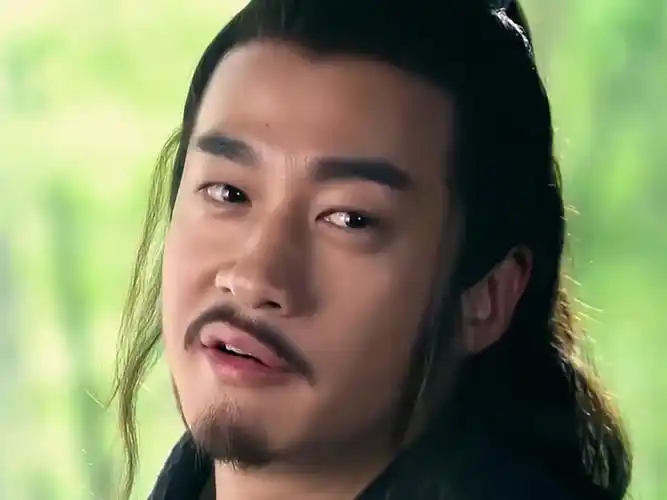 "项羽举鼎,力拔山兮气盖世!